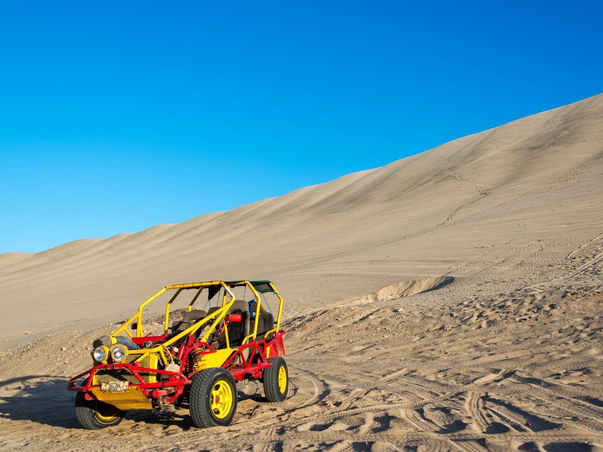 Día 1: Aventura en el Oasis De Huacachina 