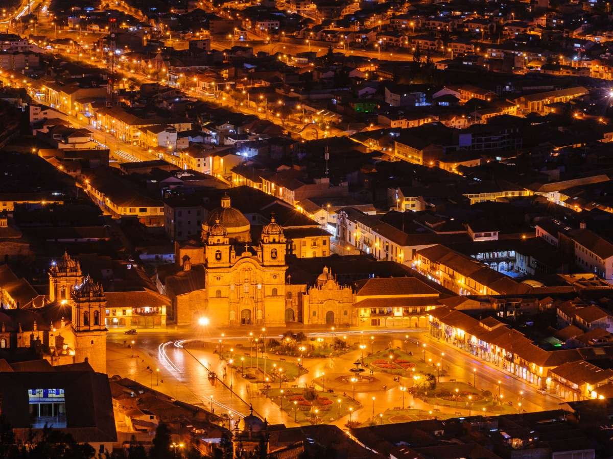 Día 3: Vuelo a Cusco y Día Libre de Aclimatación